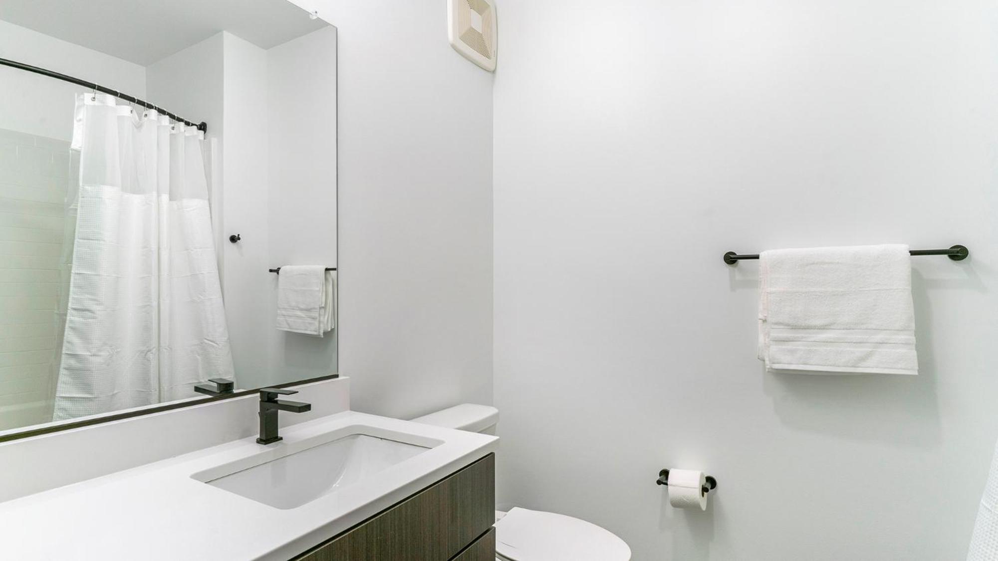 Sphere Condos By Barsala Richmond Extérieur photo